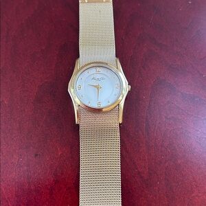 Kenneth Cole Gold tone mesh Watch vintage Analog watch 3 hands hand New battery